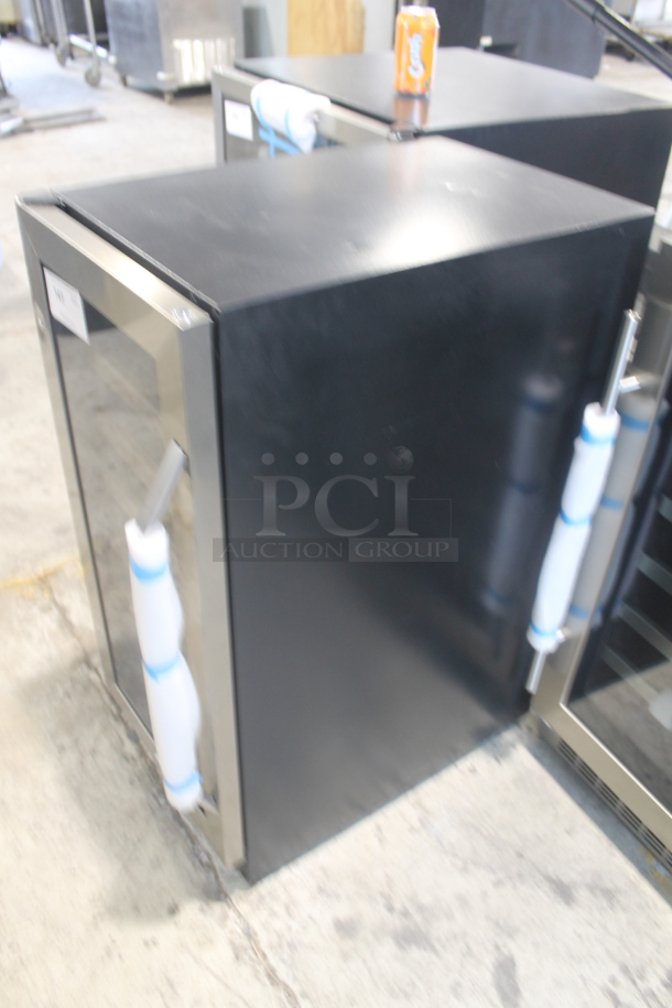 BRAND NEW SCRATCH AND DENT! Avanti WC3015S3S Wine Chiller With Glass Door Trimmed in Stainless Steel With Wood Front Pull Out Racks, Black.  115V. Tested and Working! - Image 3 of 6