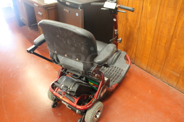 Motorized Chair.  - Image 2 of 5