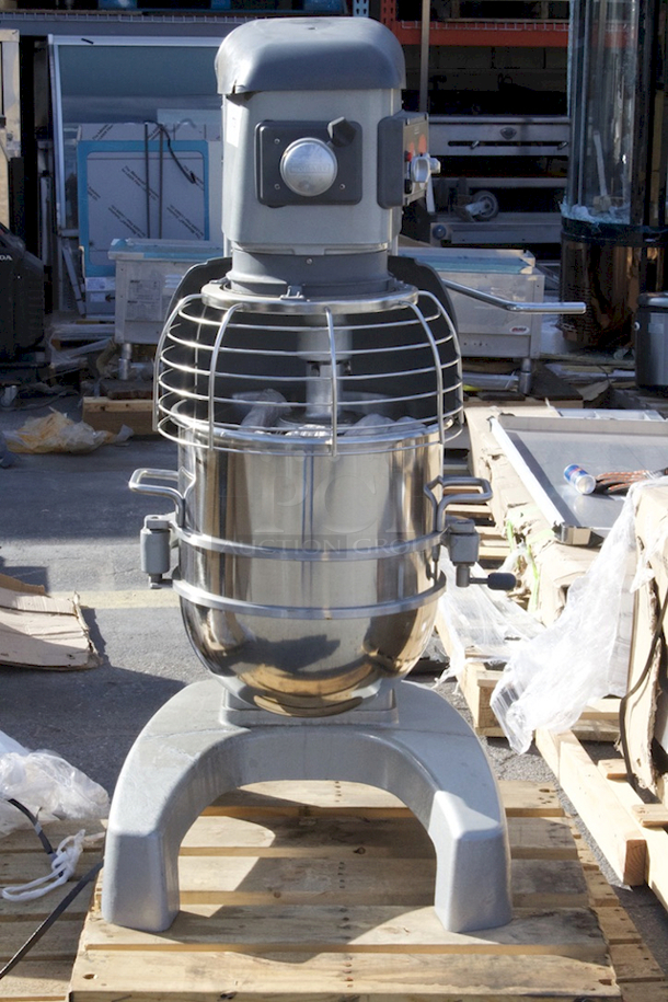 BRAND NEW SCRATCH & DENT! Hobart Legacy+ HL400-4STD 40 Qt. Planetary Floor Mixer with Guard &amp; Standard Accessories - 240V, 1 1/2 hp - See Photos For Damage - Image 3 of 10