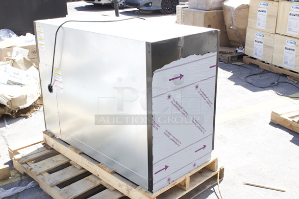 BRAND NEW SCRATCH & DENT! Beverage-Air BB48HC-1-GS-B 48" Black Underbar Height Sliding Glass Door Back Bar Refrigerator. TESTED! EASILY COOLS DOWN TO TEMP!  - Image 4 of 10