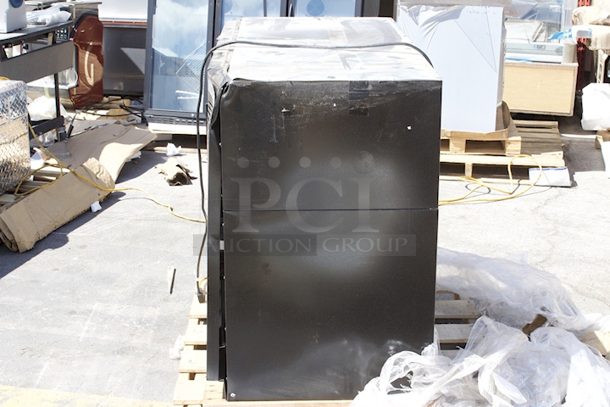 BRAND NEW SCRATCH & DENT! Beverage-Air BB48HC-1-GS-B 48" Black Underbar Height Sliding Glass Door Back Bar Refrigerator. TESTED! EASILY COOLS DOWN TO TEMP!  - Image 6 of 10