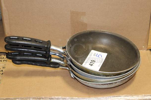 HIGH QUALITY! Vollrath 67608 8" Non-Stick Aluminum Frying Pan w/ Vented Silicone Handle. 5x Your Bid - Image 2 of 5