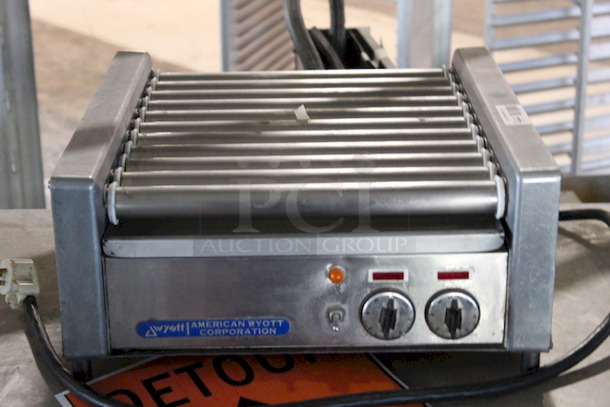 NEW/BRIEFLY USED!! AWyott Hotrod HR-20-360 Hot Dog Roller Grill - Flat Top 120V, Tested, Working. 10.1 Amps, 60HZ, 1ph.17x18x8 - Image 1 of 7