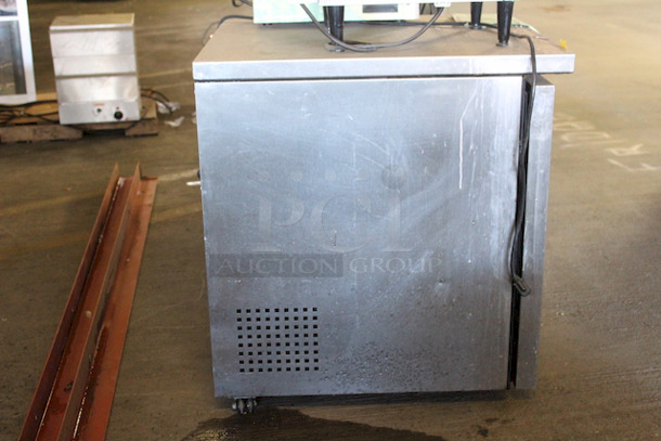 True TUC-27-LP 27" W Undercounter Refrigerator w/ (1) Section & (1) Right Hinge Door, 115v. TESTED. WORKING! 27-9⁄16 x 31-1⁄16 x 31-7⁄8 - Image 2 of 7