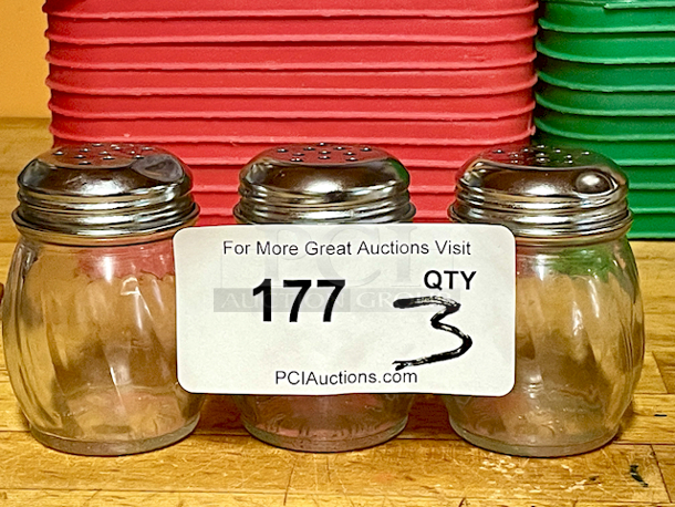 SWEET!! Set of 3 Crushed Red Pepper/Cheese Shakers. 3x Your Bid - Image 1 of 1