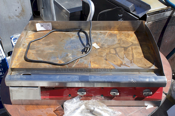 BRAND NEW SCRATCH AND DENT! 
Avantco EG30N 30" Electric Countertop Griddle - 208/240V, 3375W-4500W. Dent and Surface Rust From Rain. IN WORKING ORDER!  - Image 3 of 7