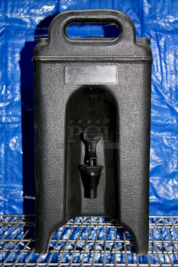 AWESOME! Cambro 250LCD110 Camtainers® 2.5 Gallon Black Insulated Beverage Dispenser. 9x16-1/2x18-3/8