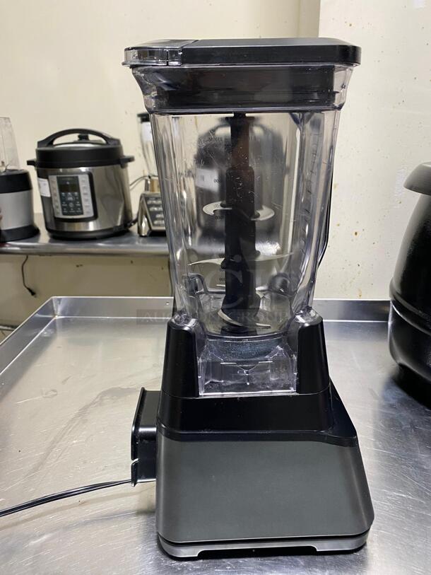Ninja Professional Plus Blender, 1400 Peak Watts, 3 Functions for Smoothies, Frozen Drinks & Ice Cream with Auto IQ, 72-oz.* Total Crushing Pitcher & Lid ..... Tested and Working
