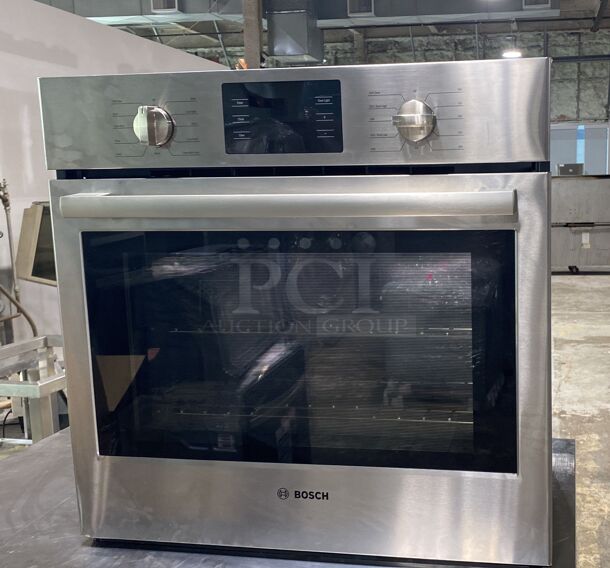 Brand New BOSCH Scratch & Dent 30 Inch Single Convection Electric Wall Oven with 4.6 cu. ft. Capacity, European Convection, EcoClean, Temperature Conversion, 11 Cooking Modes, and Star-K
