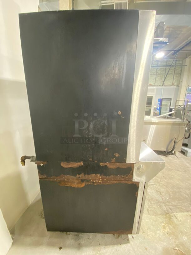 Garland M60XS Master Series Natural Gas Heavy-Duty Upright Ceramic Broiler with Finishing Oven and Storage Base - 80,000 BTU

 - Image 4 of 5