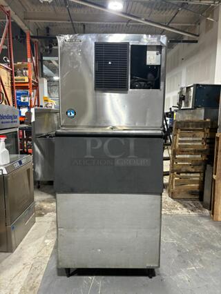 Hoshizaki KMl-600MAh Crescent Cube Ice Machine with Stainless Steel Finish Ice Storage Bin - 665 lb. 