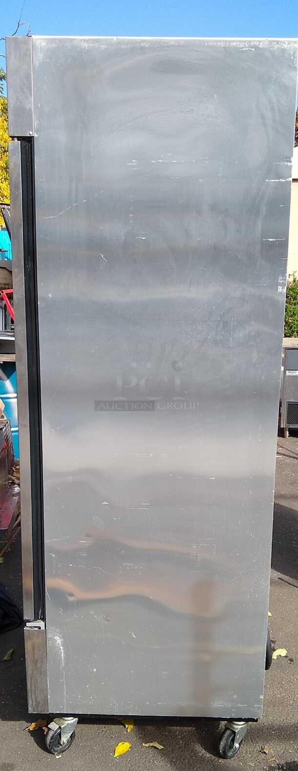 True T-35F-HC 40" Two Section Reach In Freezer, (2) Solid Doors, 115v
 - Image 3 of 5