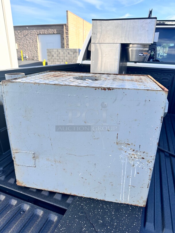 Commercial Heavy Duty Grease Interceptor Trap 100 lbs. / 50 GPM NSF Great for New Restaurant  - Image 6 of 6