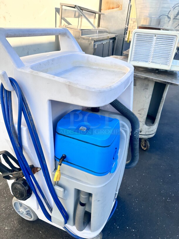 Ecolab Cleaning Caddy w/Wet Vac 115 Volt Working - Image 4 of 10