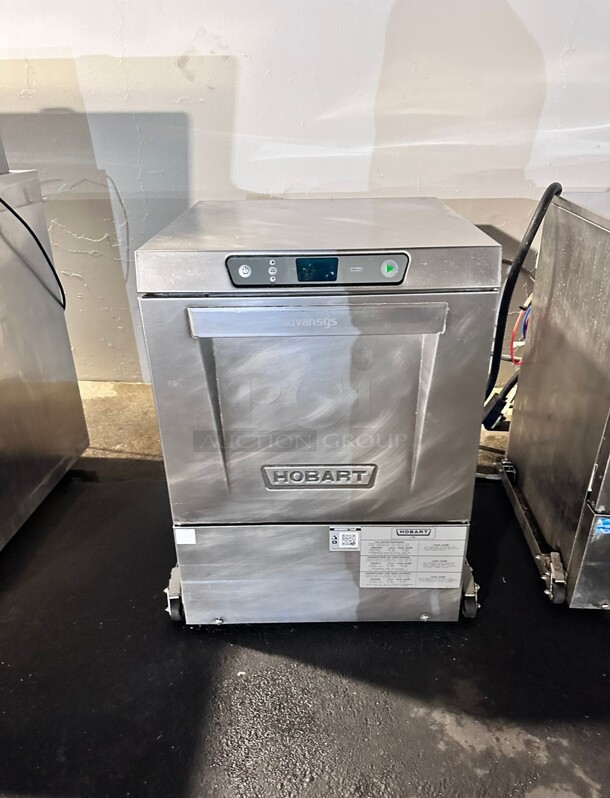 Working Hobart LXER High Temp Rack Undercounter Dishwasher - (30) Racks/hr, 208-240v/1ph - Image 3 of 7