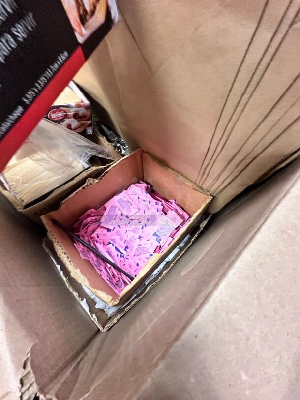 One Lot of Kitchen Items Bags Aluminum Foil Wooden Containers - Image 3 of 6