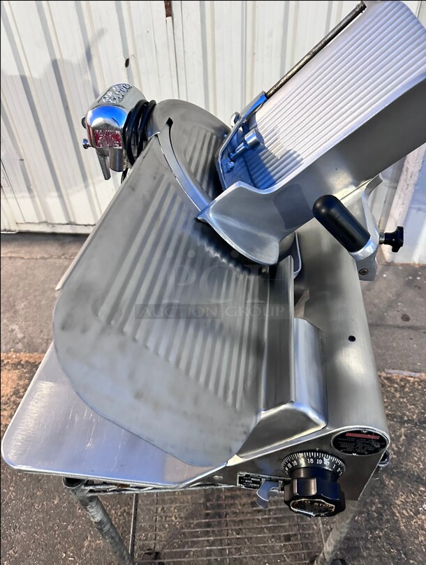 Certified Working Globe 500 10 inch Commercial Manual Electric Food Slicer - Medium Duty - .33 HP 115 Volt - Image 4 of 7