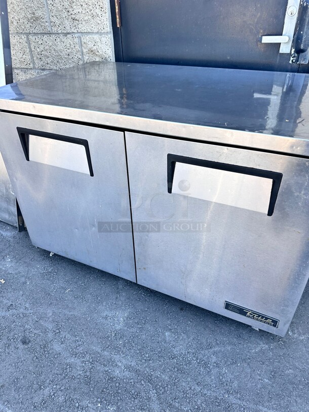 Late Model True TUC-48F-HC 48 inch W Undercounter Freezer w/ (2) Sections & (2) Doors, 115v Working - Image 3 of 8