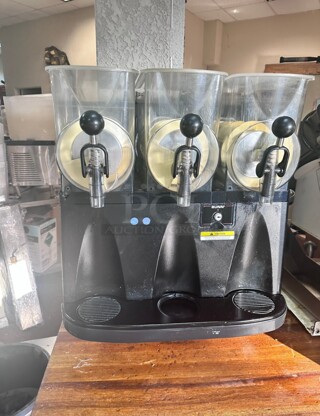 Certified Working CBS3, Triple 3 Gallon Liquid Autofill Frozen Slushy & Granita Beverage Machine 115 Volt NSF