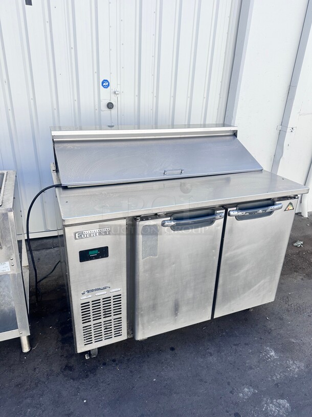 Everest 48" Sandwich Prep Table with Refrigerated Base 115 Volt Working  - Image 8 of 8