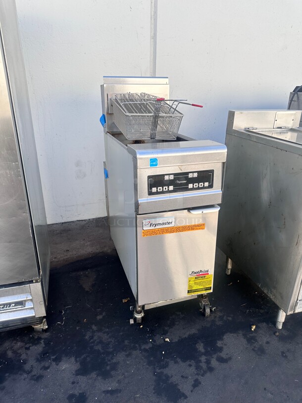 Late Model Frymaster FPH155 Gas Fryer - (1) 50 lb Vat, Floor Model, Natural Gas With Filtration System Working - Image 10 of 10