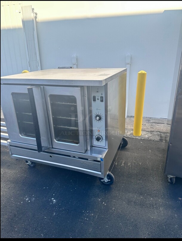 Working U.S. Range SDG-1 Sunfire Gas Convection Oven On Wheels  - Image 7 of 7