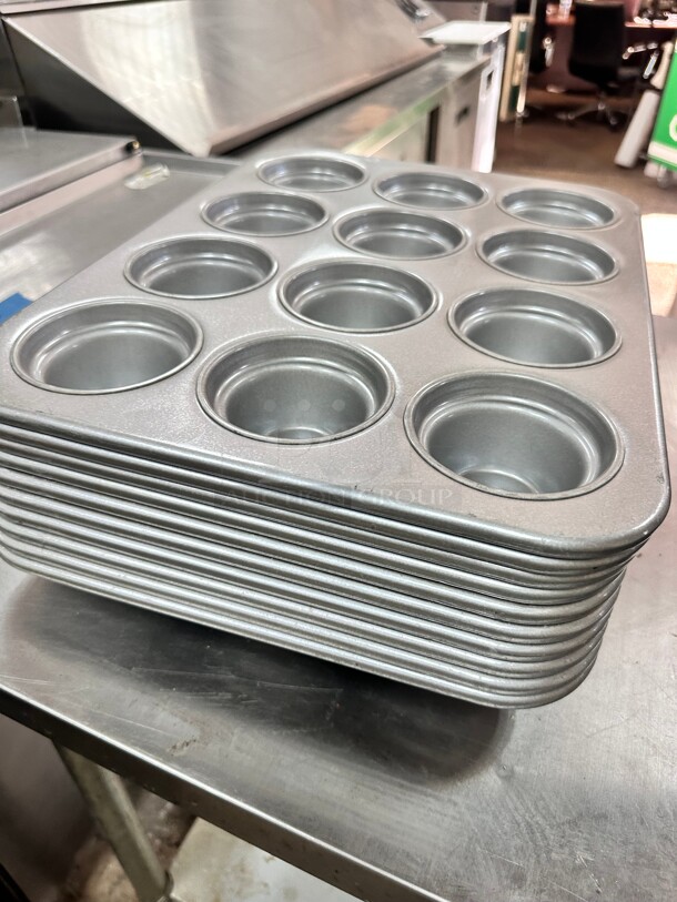 Chicago Metallic 43555 Large Crown Muffin Pan, Makes (12) 3 1/2" Muffins, - Image 1 of 8