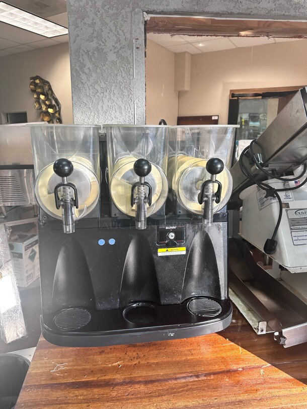 Certified Working CBS3, Triple 3 Gallon Liquid Autofill Frozen Slushy & Granita Beverage Machine 115 Volt NSF  - Image 6 of 7