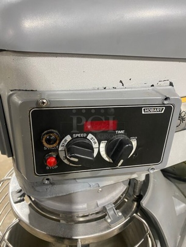 WOW! Hobart Legacy Metal Commercial Floor Style 30 Quart Planetary Dough Mixer w/ Stainless Steel Mixing Bowl and Bowl Guard! Working When Removed! MODEL HL300 SN 311469744 100-120 Volts, 1 Phase. - Image 6 of 9