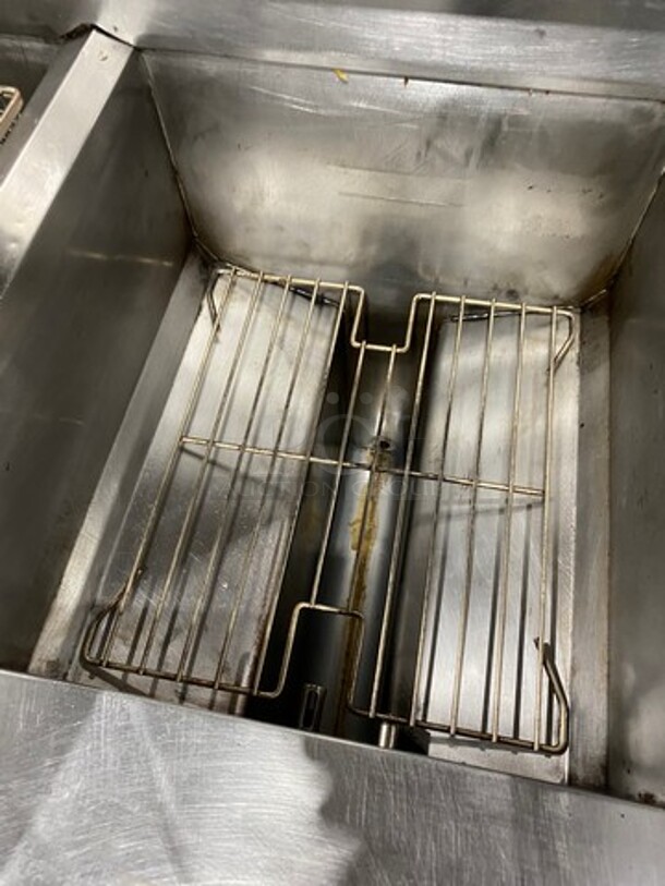 Frymaster Commercial LP Powered 3 Bay Deep Fat Fryer! With Metal Frying Baskets! All Stainless Steel! On Casters! Model: FPPH355CSD SN: 1202IE0089 - Image 6 of 12