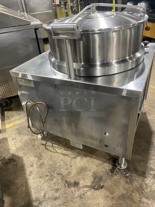NICE! Vulcan Direct Steam Tilting 40 Gallon Kettle! All Stainless Steel! 120V 1 Phase! Model: VDMT40 SN: AP-1049337-8CC-4177!  - Image 4 of 9