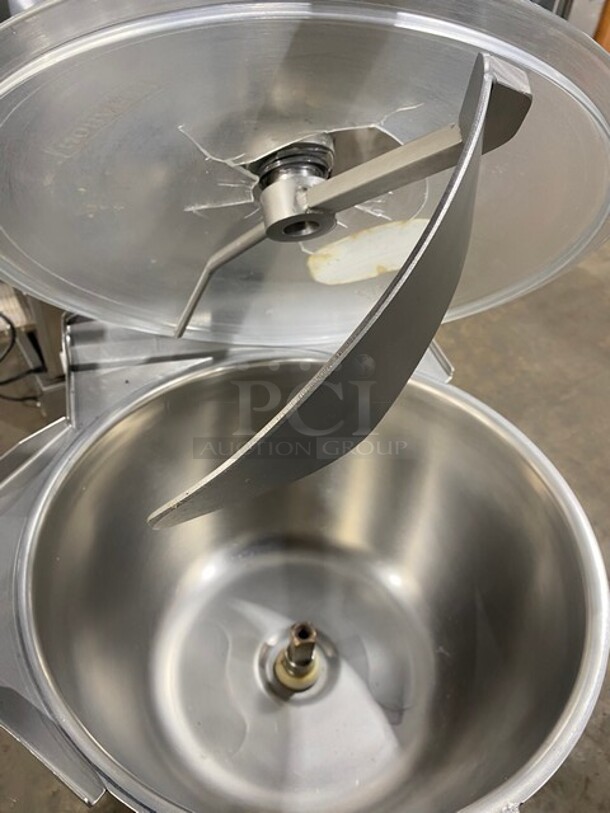 Hobart Commercial Heavy Duty HCM Cutter/Mixer/Mincer! All Stainless Steel! On Legs! Model: HCM300 SN: 311011958 200V 60HZ 3 Phase - Image 5 of 9