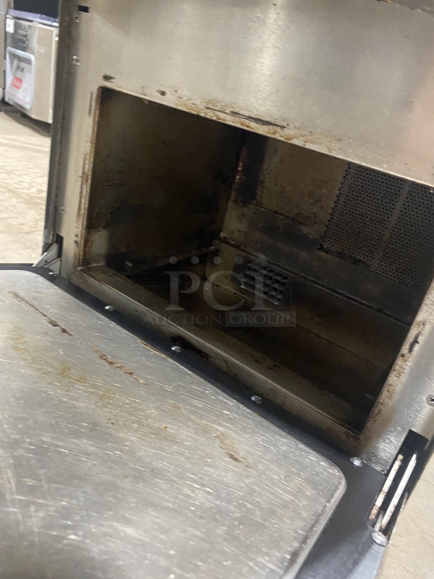TURBOCHEF Counter Top Rapid Cook Turbo Oven With Touch Screen Control! On Legs! Model NGO Serial NGO010728 208-240V/60Hz/ 1-phase - Image 6 of 8
