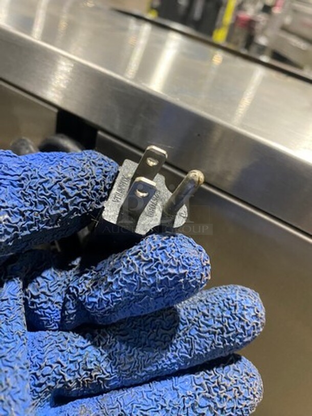 Attias Natural Gas Powered Countertop 4 Burner Gyro Machine! All Stainless Steel! On Small Legs! Model: GRY-4 SN: 061955 - Image 10 of 10