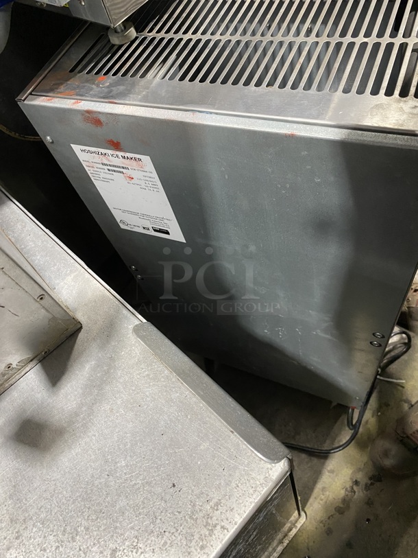 HOSHIZAKI Ice Maker/Water Dispenser Combo! Model DCM-270BAH-OS Serial C07382J 115-120V/60Hz/1 Phase - Image 4 of 7