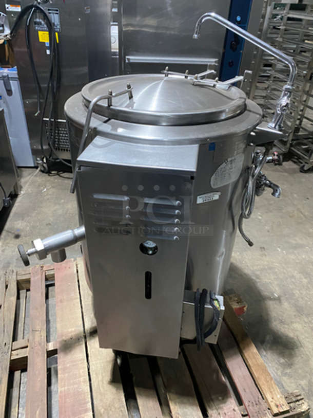 Groen Commercial Natural Gas Powered Jacketed Soup Kettle! All Stainless Steel! On Legs! Model: AH1E20 SN: 73564 120V 60HZ 1 Phase - Image 2 of 12