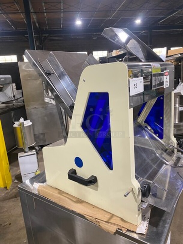 SWEET! Doyon Commercial Countertop Bread Loaf Slicer! WORKING WHEN REMOVED! Model: SM302 SN: DYN1201065 120V 60HZ 1 Phase - Image 2 of 11