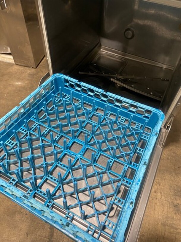 FAB! Hobart Commercial Under The Counter Dishwasher! All Stainless Steel! Model: LXEH SN: 231156068 120/208/240V 60HZ 1 Phase - Image 5 of 10