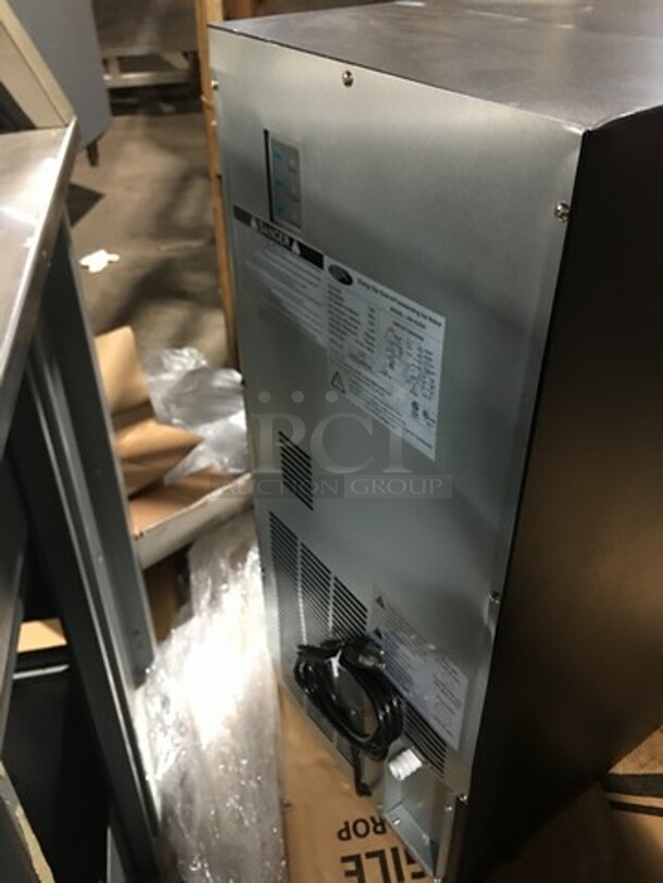 NEW! OUT OF THE BOX! SCRATCH-N-DENT! Whynter Undercounter Built In Ice Maker! 25LB Ice Capacity! All Stainless Steel! Model: UIM502SS 115V - Image 4 of 10