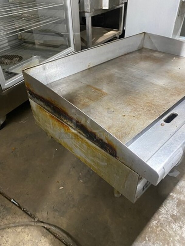 Star Max Commercial Countertop Electric Powered Flat Top Griddle! With Back And Side Splashes! All Stainless Steel! On Small Legs! WORKING WHEN REMOVED! - Image 2 of 7