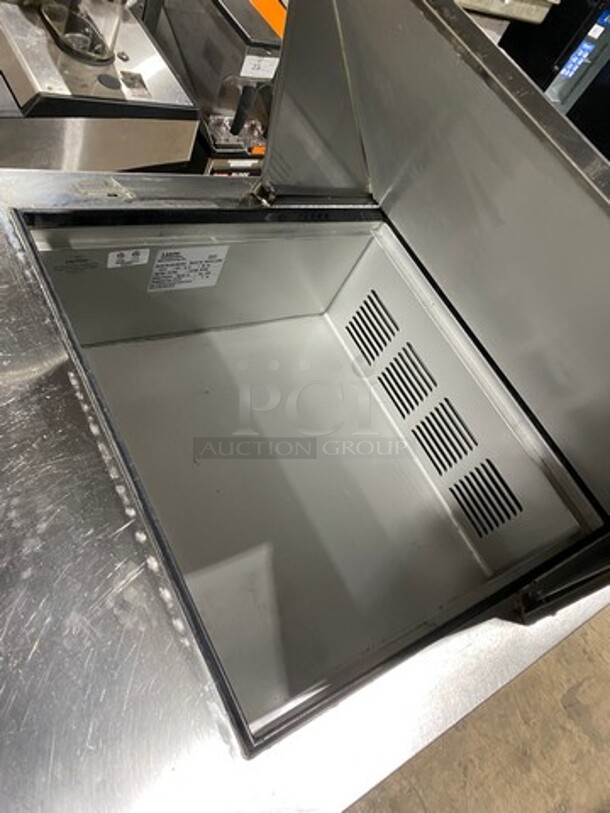 2016 Leader Commercial Refrigerated Sandwich Prep Table! With Single Door Underneath Storage Space! All Stainless Steel! On Casters! Model: ESLM27SC SN: NR10C1436A 115V 60HZ 1 Phase - Image 7 of 9