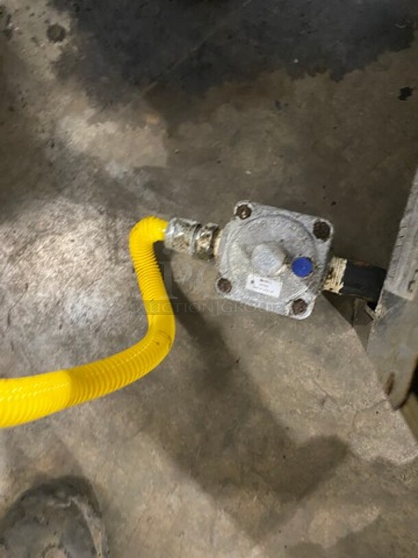 LATE MODEL! 2021Avantco Commercial Countertop Natural Gas Powered Flat Top Griddle! With Back And Side Splashes! All Stainless Steel! On Legs! Model: 177CAG24MG SN: 2458712110210282 - Image 8 of 8