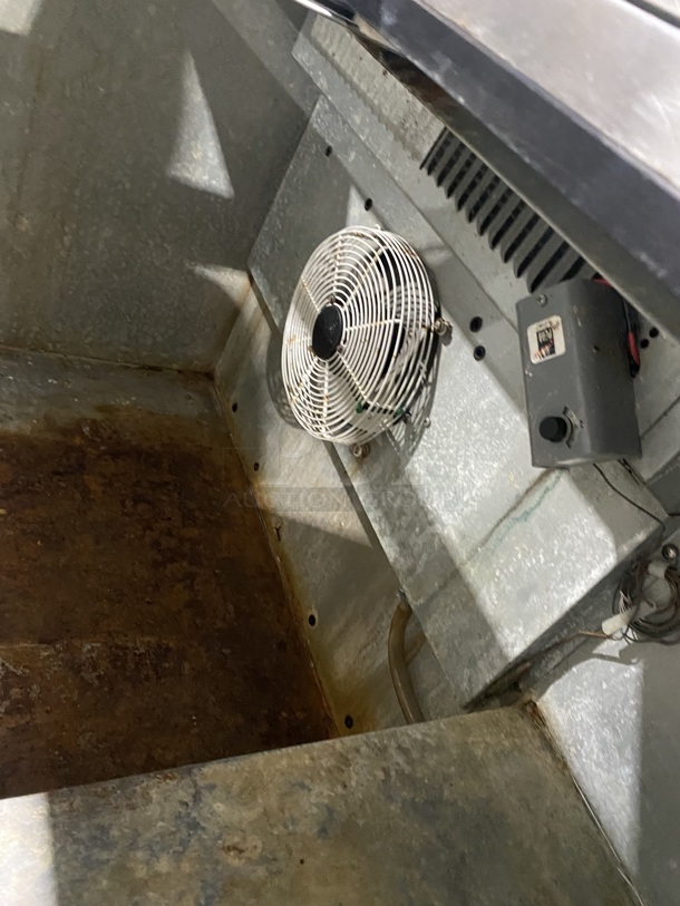 Fogel Two Top Sliding Door Beer Bottle Cooler! MODEL: BC-50DBST SN:203100019 115V 1 PH!  - Image 5 of 7