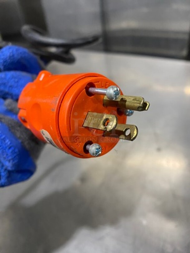 Hamilton Beach Commercial Countertop Professional 3 Spout Beverage/ Milkshake Mixer! Model: 9411 120V - Image 9 of 9