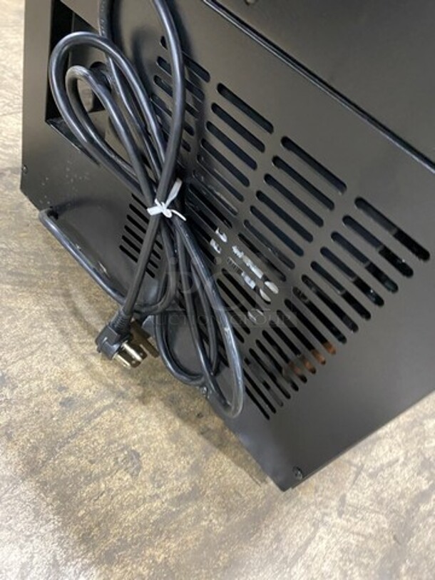 NEW! OUT OF THE BOX! SCRATCH-N-DENT! Danby Undercounter Ice Maker! 32LB Ice Capacity! Model: DIM32D1BSSPR - Image 10 of 10