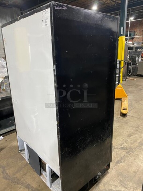 Dixie Narco Commercial Drink Vending Machine! With Bill And Coin Acceptor! Model: DN5591 SN: 82660028 120V 60HZ 1 Phase - Image 4 of 10