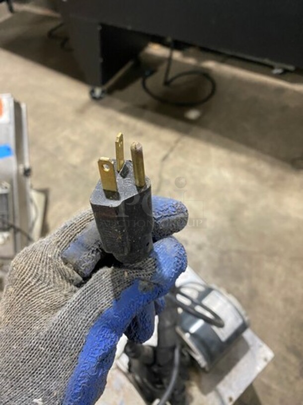 Perlick Commercial Air-Cooled Stainless Steel Draft Beer System Power Pak! Model: 4410 SN: 736582 115V 60HZ 1 Phase - Image 5 of 9