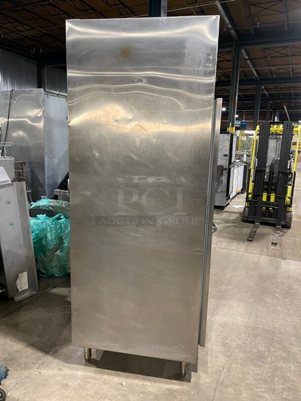 Traulsen Commercial Single Door Reach In Cooler! All Stainless Steel! On Legs! MODEL RHT132WREFHS RN:T422500C99 115V 1PH - Image 3 of 9
