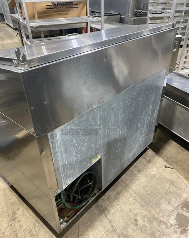 NICE! Beverage Air Commercial Refrigerated Pizza Prep Table! With Single Door Underneath Storage Space! All Stainless Steel! On Casters! Model: DP46! 115V 1PH - Image 3 of 11
