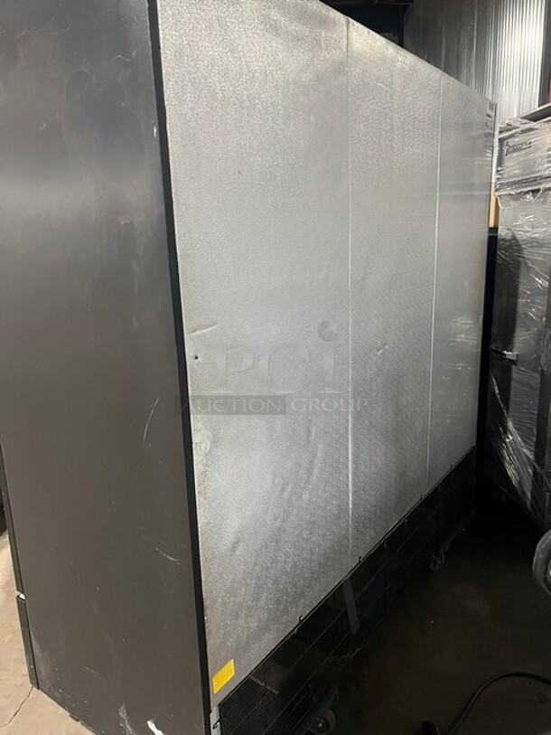Maxx Cold Commercial 3 Door Reach In Freezer Merchandiser! With View Through Doors! With Poly Coated Racks!  MODEL MXM372F SN:5085449 115/230V 1PH - Image 5 of 6